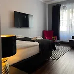 Leo Old Town Apartamento