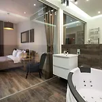 Leo Old Town Appartement *