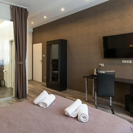 Leo Old Town Appartement *