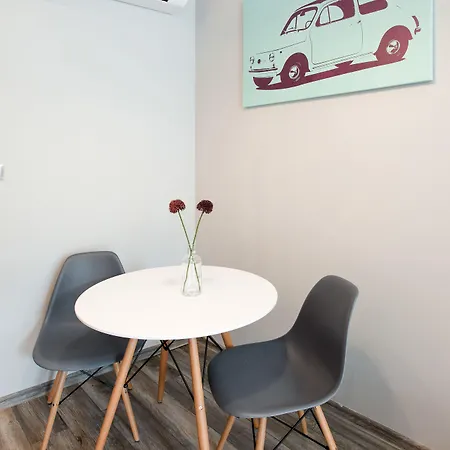 Leo Old Town Apartament *